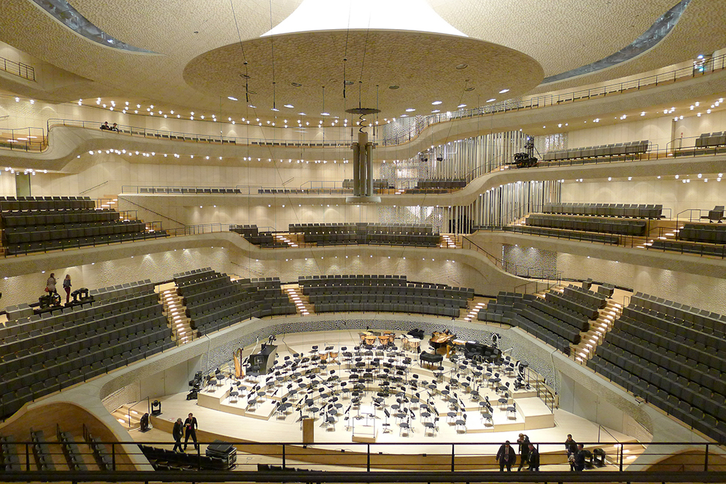 1703_AT_Elphi_saal_ganz_ub